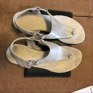 Aerosols Sandals